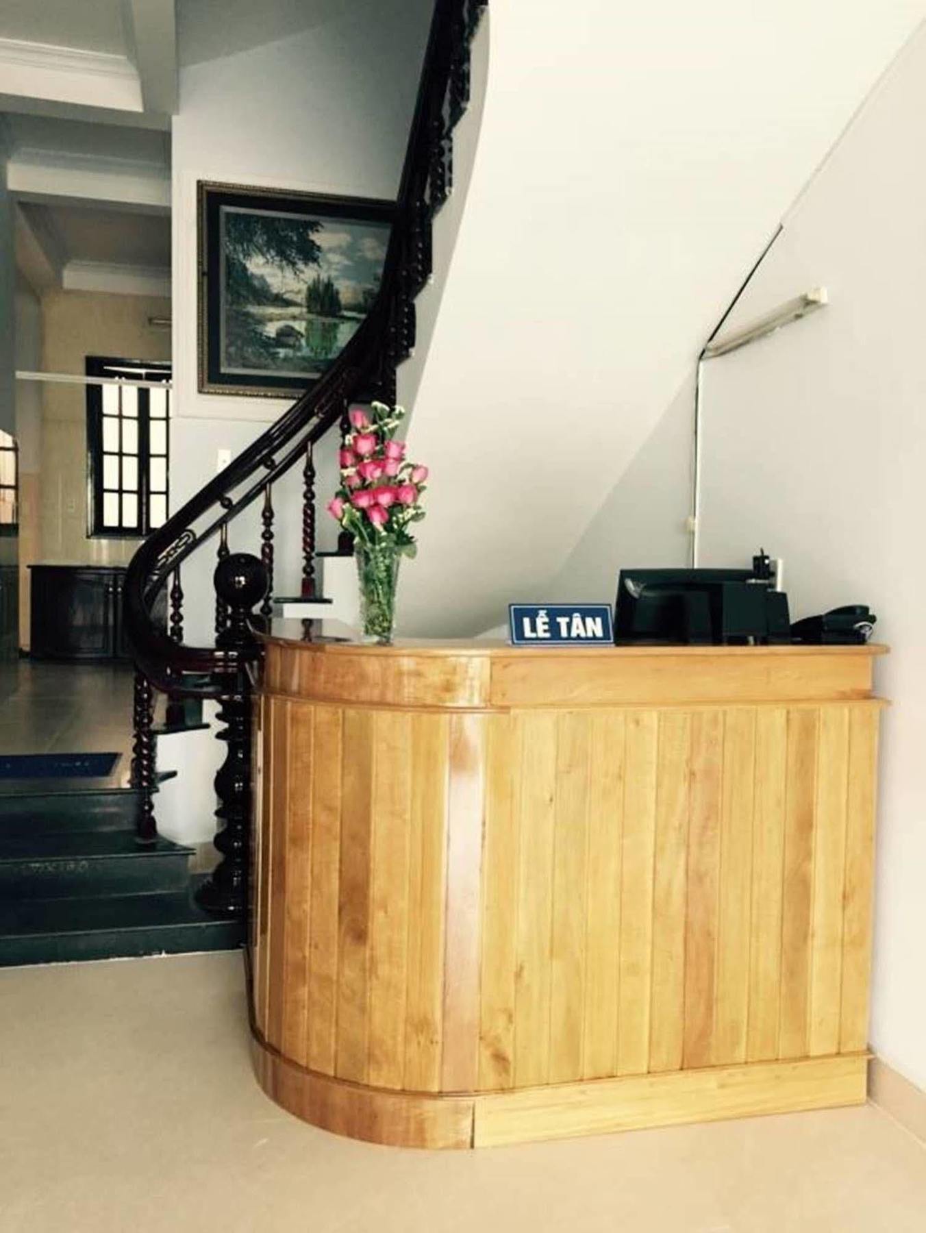 Rubis Hostel Hue Exterior photo