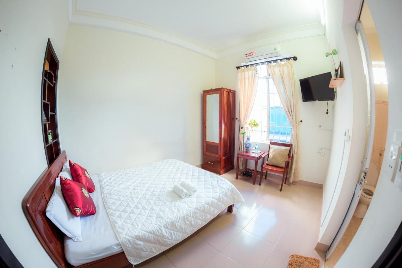 Rubis Hostel Hue Exterior photo