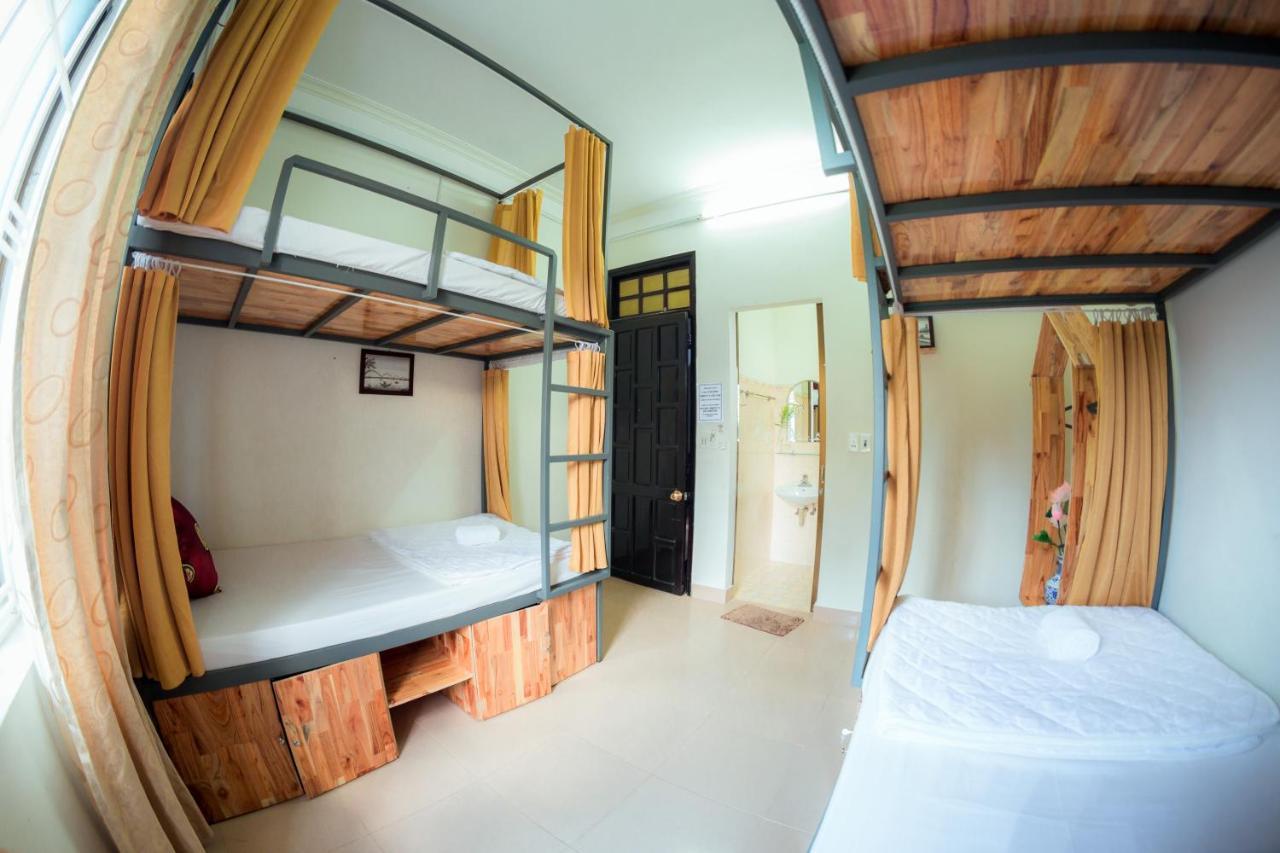 Rubis Hostel Hue Exterior photo