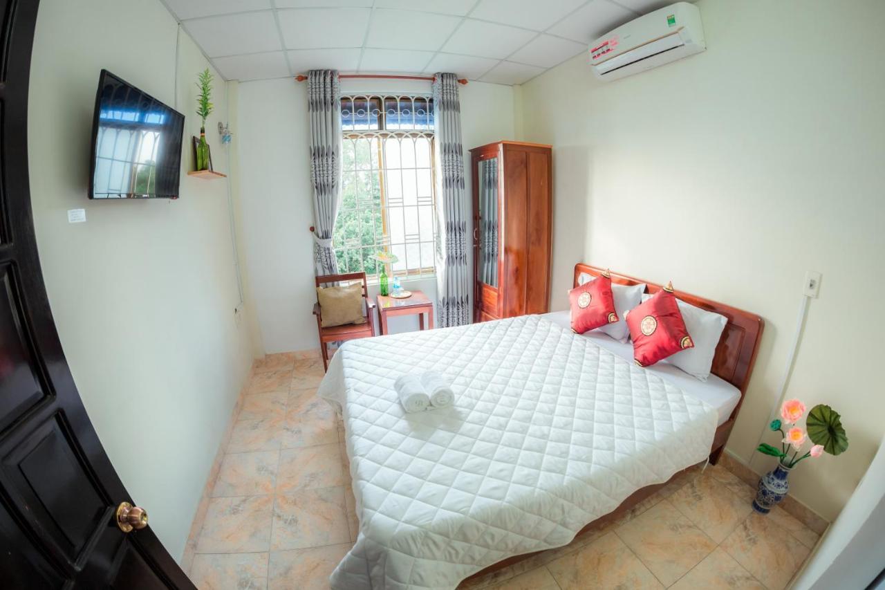 Rubis Hostel Hue Exterior photo